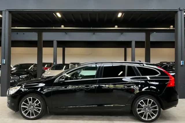 Volvo V60 (2011) thumbnail 2