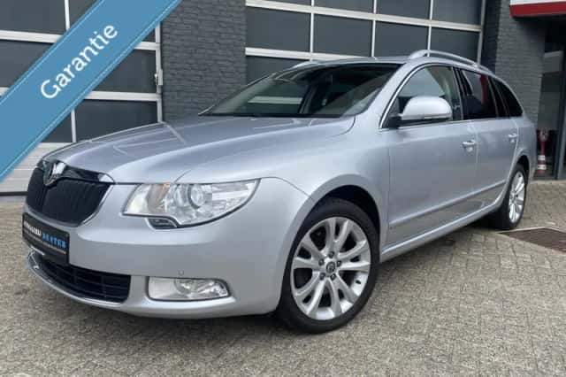 Škoda Superb (2013) thumbnail 2