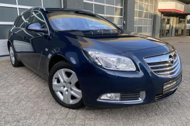Opel Insignia (2011) thumbnail 2
