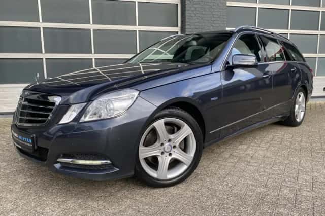 Mercedes-Benz E-Klasse (2010) thumbnail 1