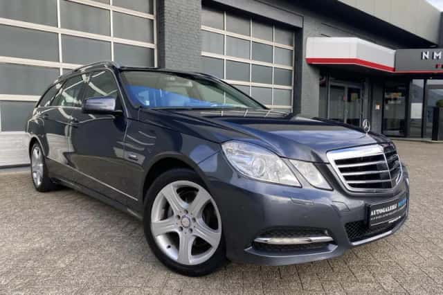 Mercedes-Benz E-Klasse (2010) thumbnail 3
