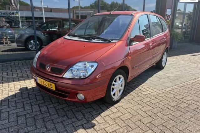 Renault Scénic (2003) thumbnail 1