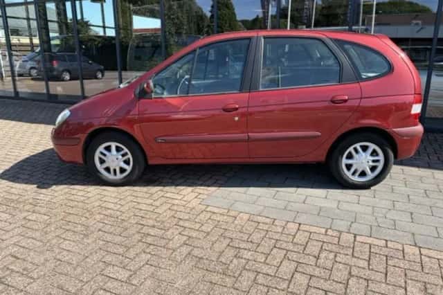 Renault Scénic (2003) thumbnail 2
