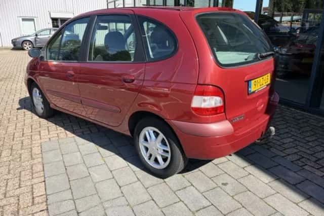 Renault Scénic (2003) thumbnail 4