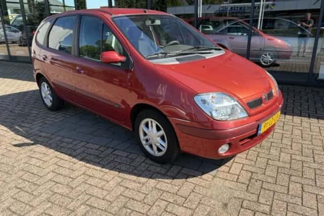 Renault Scénic (2003) thumbnail 6
