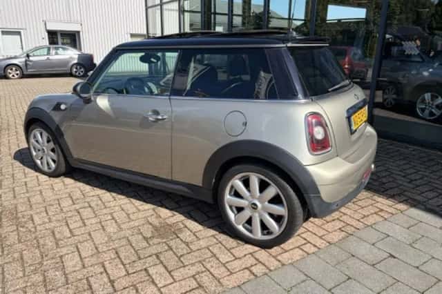 MINI Cooper (2008) thumbnail 3