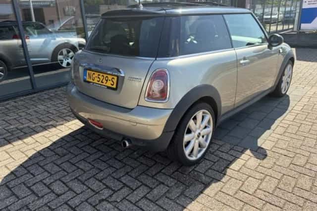 MINI Cooper (2008) thumbnail 5