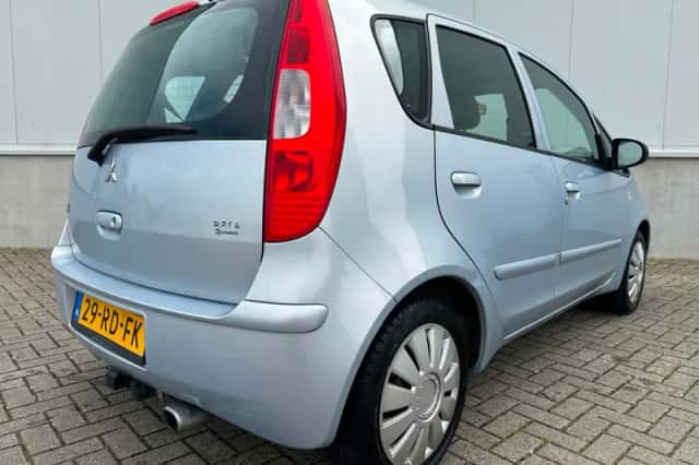 Mitsubishi Colt (2005) thumbnail 4