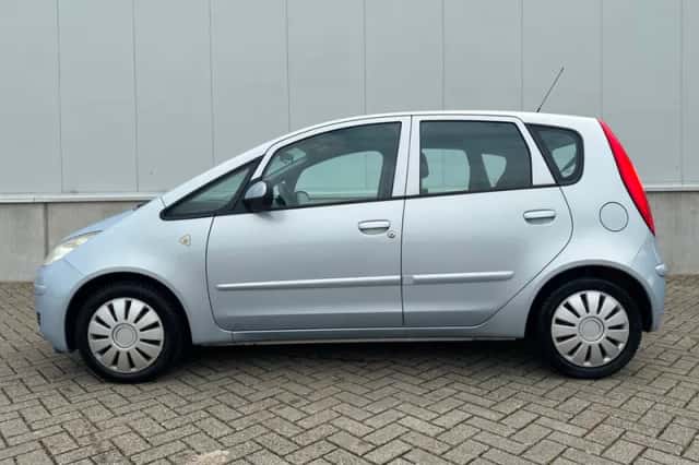 Mitsubishi Colt (2005) thumbnail 5