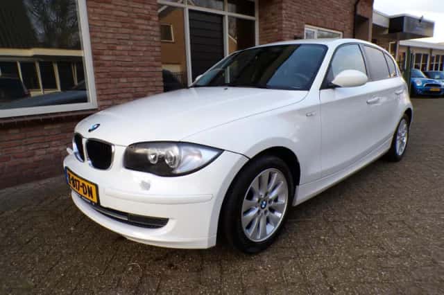 BMW 1-Serie (2008) thumbnail 1