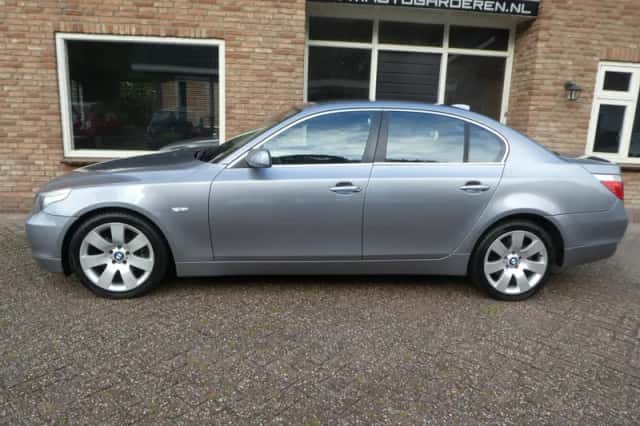 BMW 5-Serie (2005) thumbnail 2