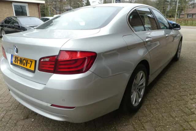 BMW 5-Serie (2010) thumbnail 6
