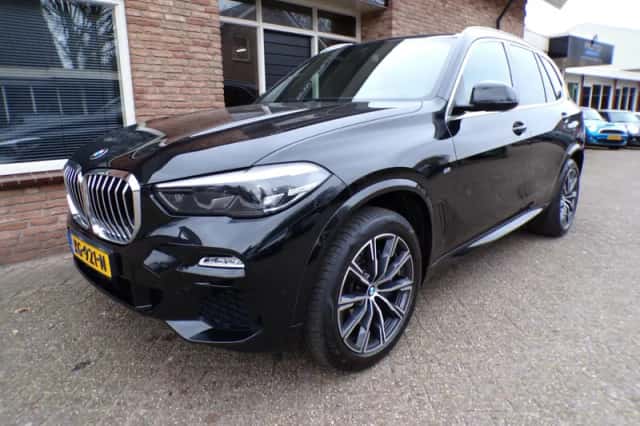 BMW X5 (2019) thumbnail 1