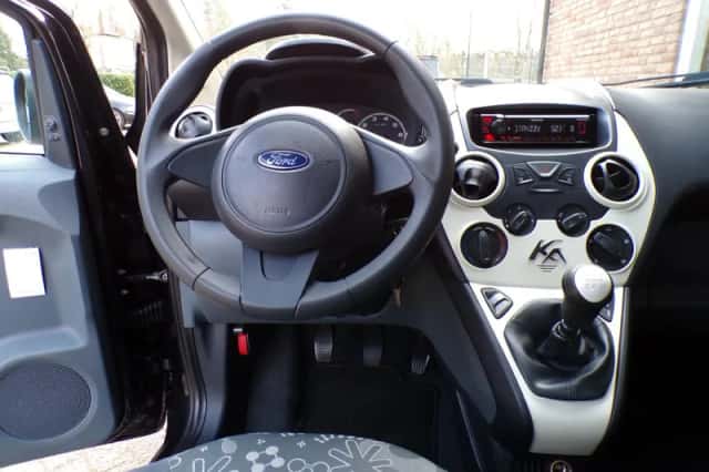 Ford Ka (2010) thumbnail 5