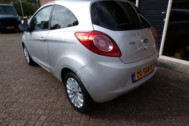 Ford Ka (2010) thumbnail 3