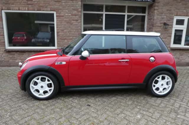 MINI Cooper S (2002) thumbnail 2