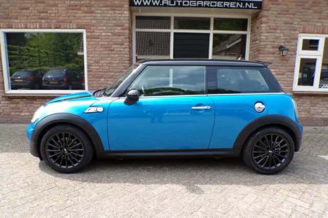 MINI Cooper S (2011) thumbnail 2