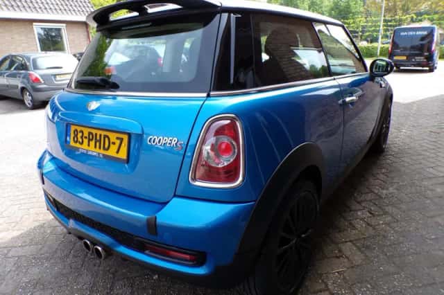 MINI Cooper S (2011) thumbnail 6