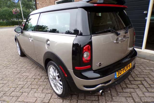 MINI Cooper S (2009) thumbnail 3