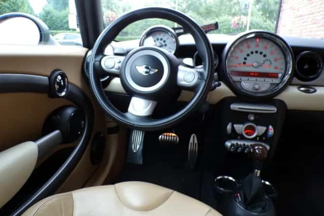 MINI Cooper S (2009) thumbnail 5