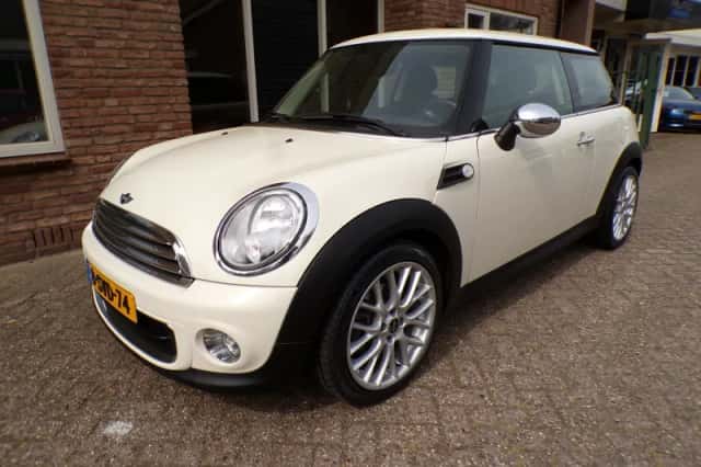 MINI Cooper (2013) thumbnail 1