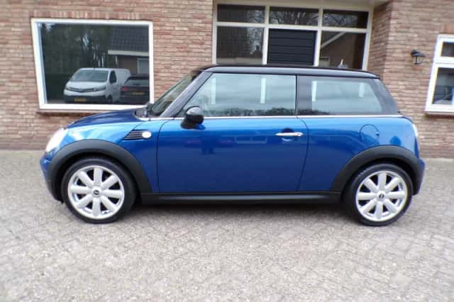 MINI Cooper (2008) thumbnail 2