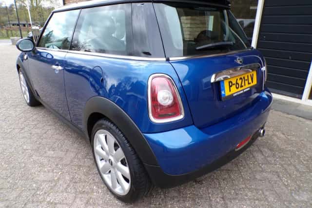 MINI Cooper (2008) thumbnail 3