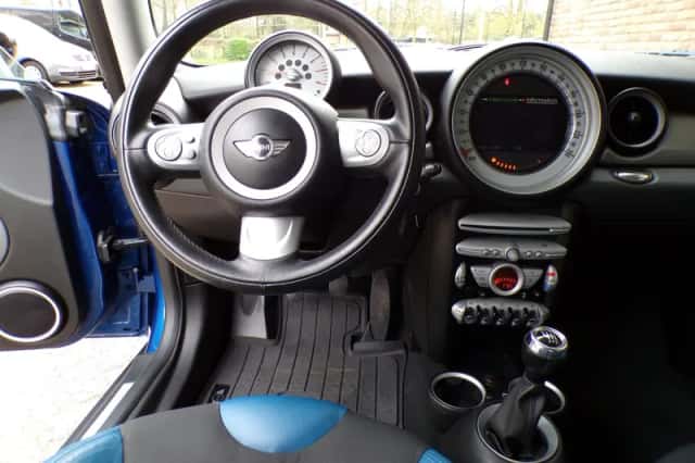 MINI Cooper (2008) thumbnail 5