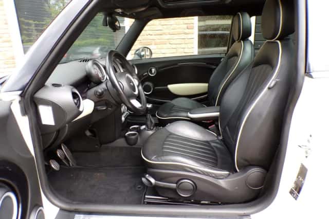 MINI Cooper S (2007) thumbnail 4