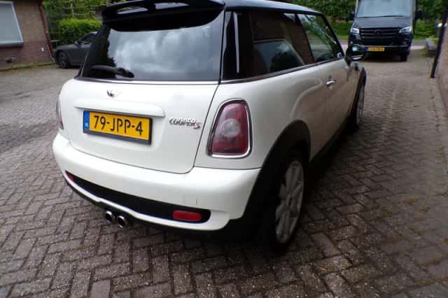 MINI Cooper S (2007) thumbnail 6