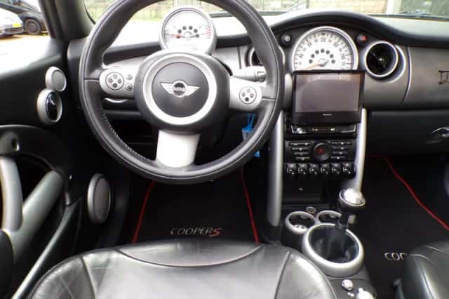 MINI Cabrio (2007) thumbnail 5