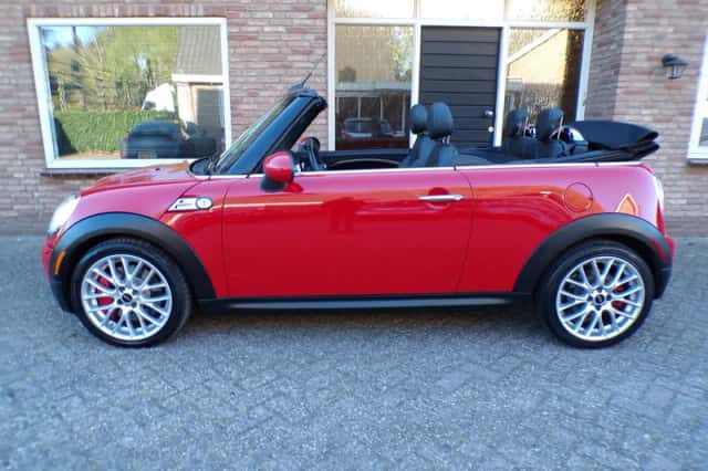 MINI Cabrio (2009) thumbnail 2