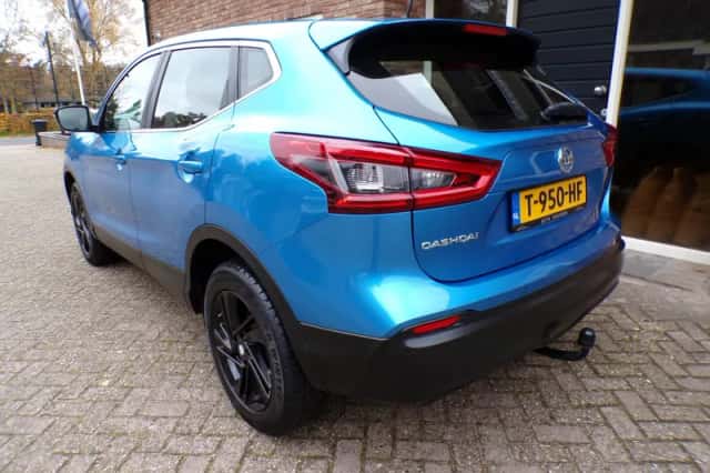 Nissan Qashqai (2017) thumbnail 3