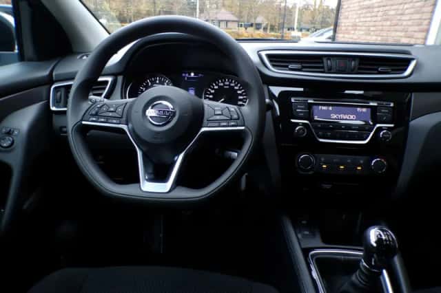 Nissan Qashqai (2017) thumbnail 5