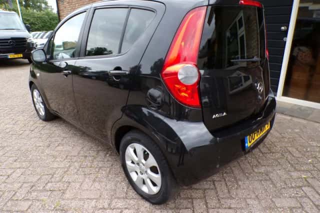 Opel Agila (2009) thumbnail 3