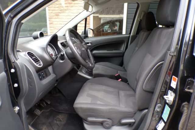 Opel Agila (2009) thumbnail 4