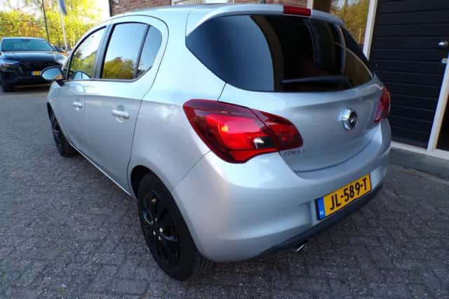 Opel Corsa (2015) thumbnail 3