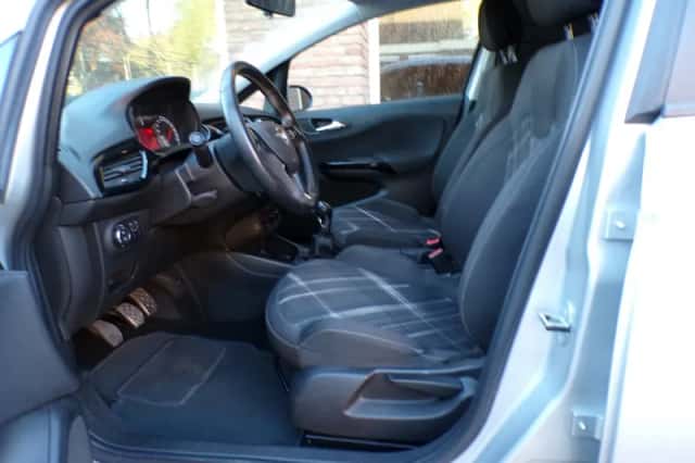 Opel Corsa (2015) thumbnail 4