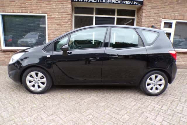 Opel Meriva (2012) thumbnail 2