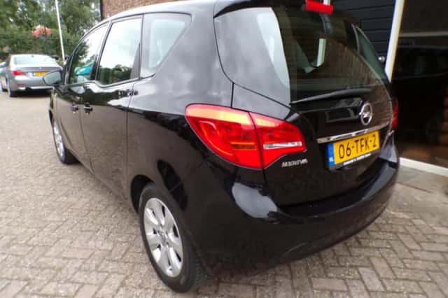 Opel Meriva (2012) thumbnail 3