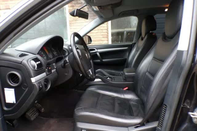 Porsche Cayenne (2004) thumbnail 4