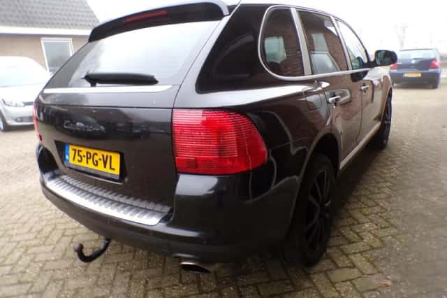 Porsche Cayenne (2004) thumbnail 6