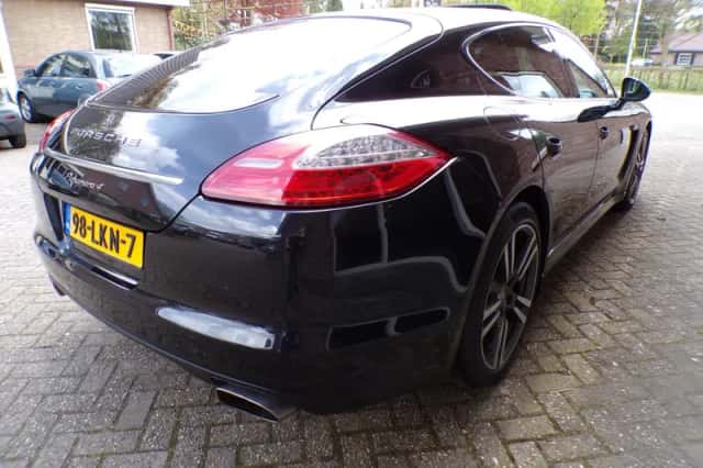 Porsche Panamera (2010) thumbnail 6