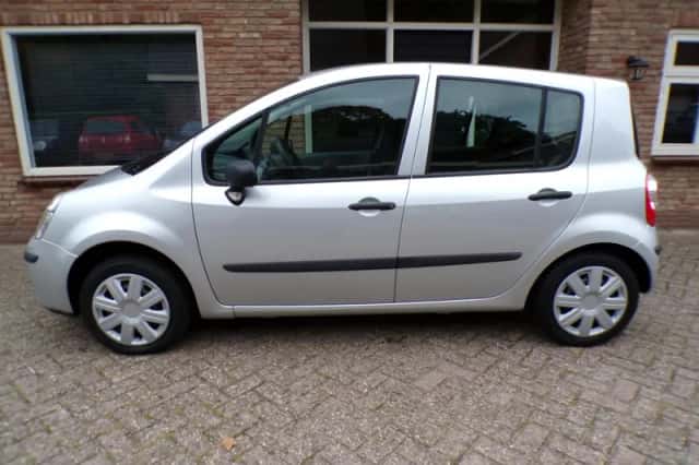 Renault Modus (2007) thumbnail 2