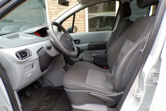 Renault Modus (2007) thumbnail 4