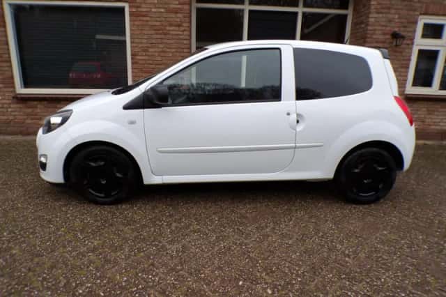 Renault Twingo (2012) thumbnail 2