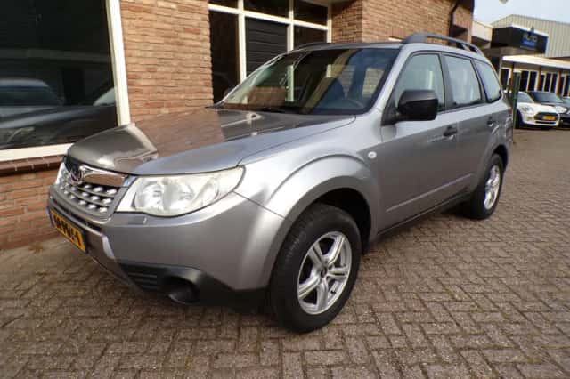 Subaru Forester (2011) thumbnail 1