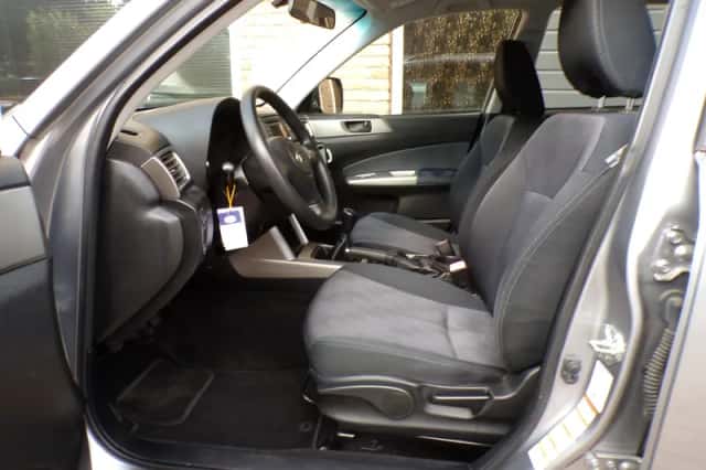Subaru Forester (2011) thumbnail 4