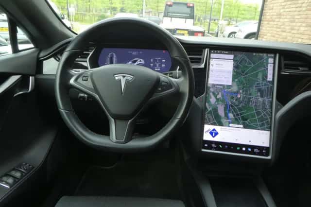 Tesla Model S (2018) thumbnail 5
