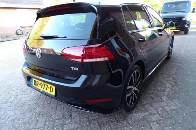 Volkswagen Golf (2018) thumbnail 6